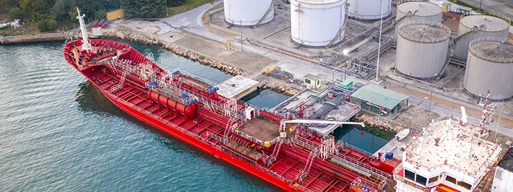 Chemical and specialised cargo vessel